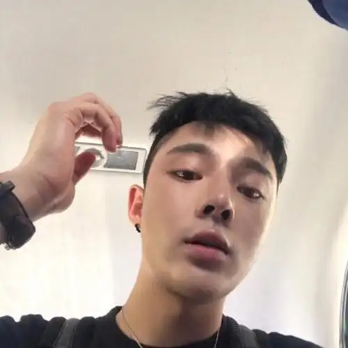 男生帅酷qq头像照片 我们站着不说话就十分美好