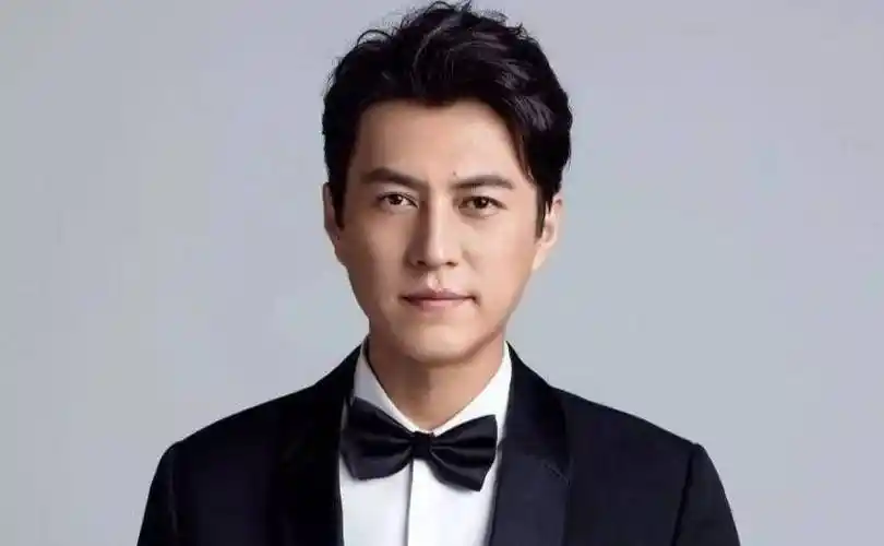 这5位"大器晚成"的中年男演员,打了多少"流量小生"的脸_靳东_刘奕君