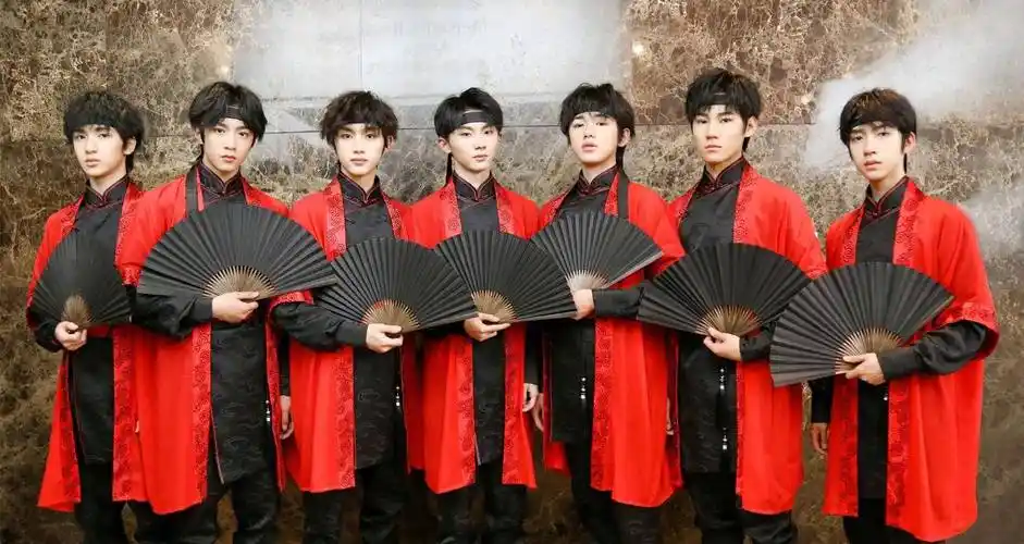 tnt和tfboys走的路不同,男团榜样依旧坚挺,无法超越_易烊_舞蹈_时候