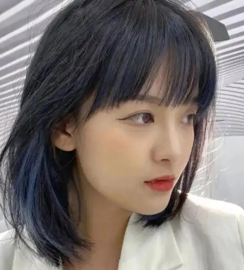 耳边挑染发型,是一种当下很流行很受欢迎的个性染发.