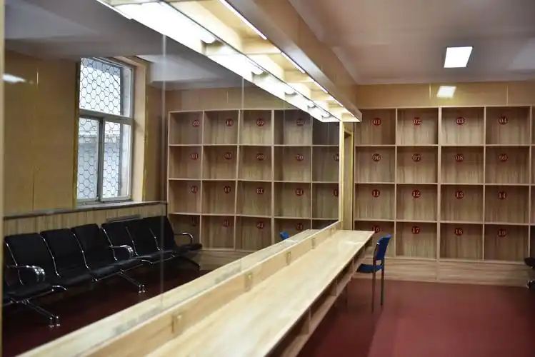 潞州剧院于1983年建成开业,设有前厅,观影厅(8个),休息厅,舞台,化