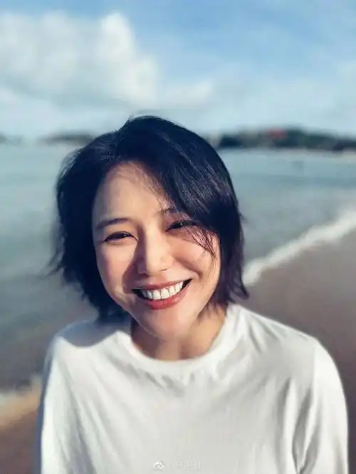 剪了短发的马思纯,少年感拉满!_腾讯新闻