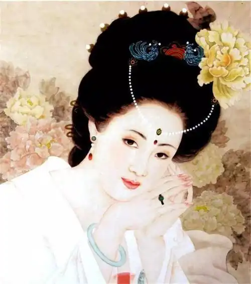 尽管我们都一直认为杨玉环的身材很丰满,但是你们都了解她的真实体重