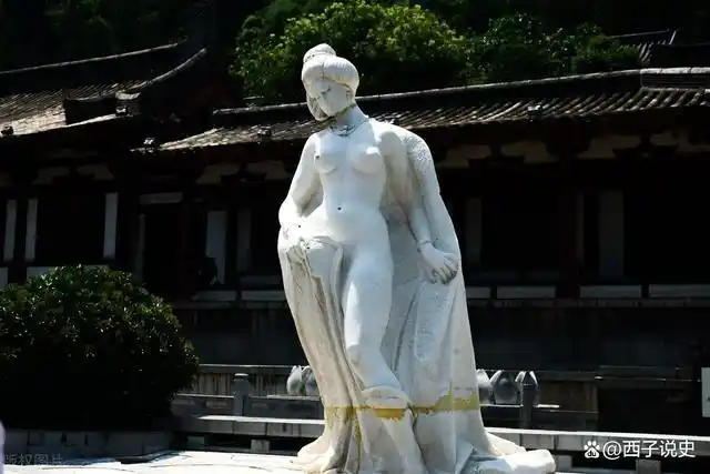 2002年,日本的知名女星山口百惠在受访时宣称,自己就是贵妃杨玉环的