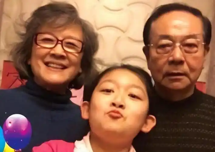 回顾宋春丽为事业放弃生育61岁终于当上母亲弥补了遗憾