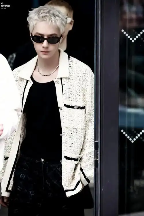 真是让人赞叹不已,王一博不愧是香奈儿的全球品牌大使.