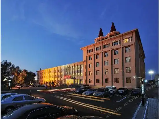 乌鲁木齐地窝堡机场附近酒店