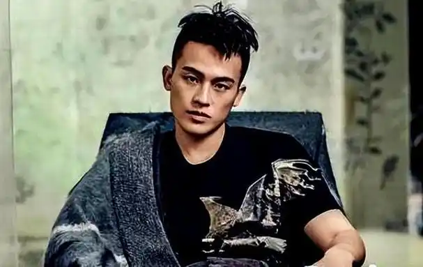 有种"整容"叫做欧豪分手,与马思纯分手后,简直像换了个人