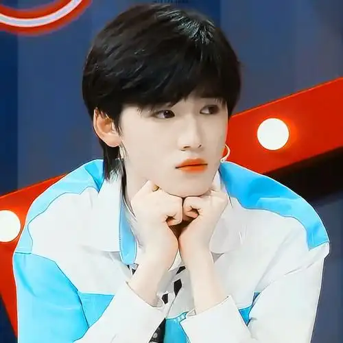 宋亚轩头像原截:江纪然