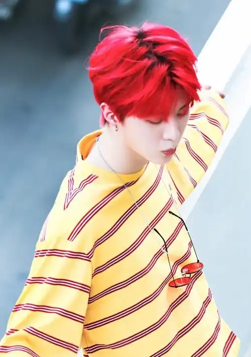 范丞丞红发系列 之泰国旅行时照.