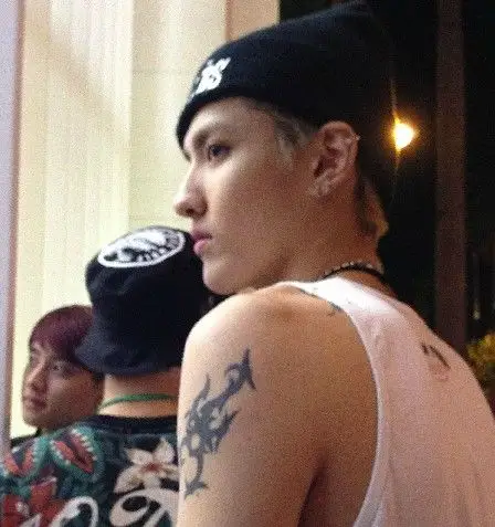 图kris吴亦凡纹身叫什么名字为什么现在又不见了