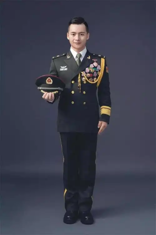 张权:从小演员走到国事舞台,他用28年追梦杂技|易悦人物访谈