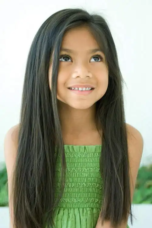 儿童,一个人,笑,微笑,露齿笑,竖图,室外,白天,正