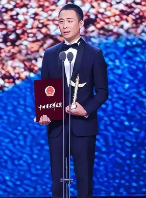 带着儿子二婚嫁影帝张译如今18年过去才知道她嫁得有多值