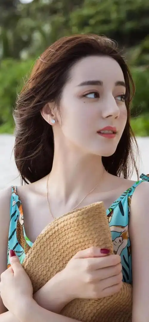 「明星壁纸」你们心心念的迪丽热巴壁纸来了!第一弹