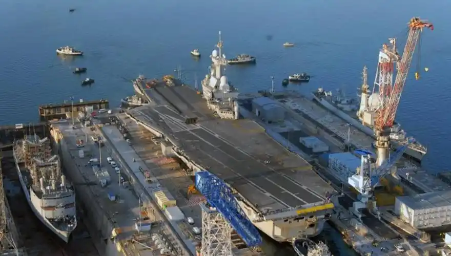 瓦良格号回到中国时,专家打开舱门后落泪,感谢乌克兰做的一切