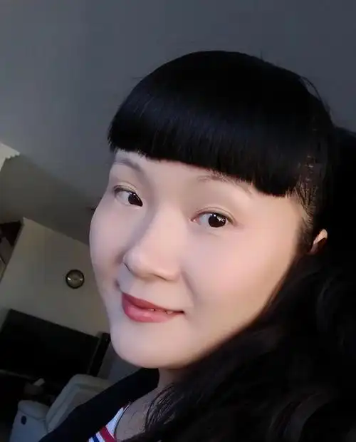 女人上年纪之后,请尽量远离"这5种发型",大妈感十足又没气质