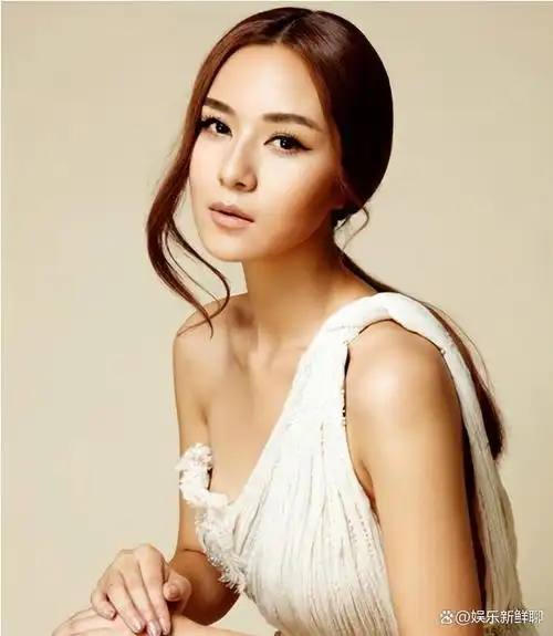 荆灵嫁球王易建联喜获两子赴美定居四口之家乐融融