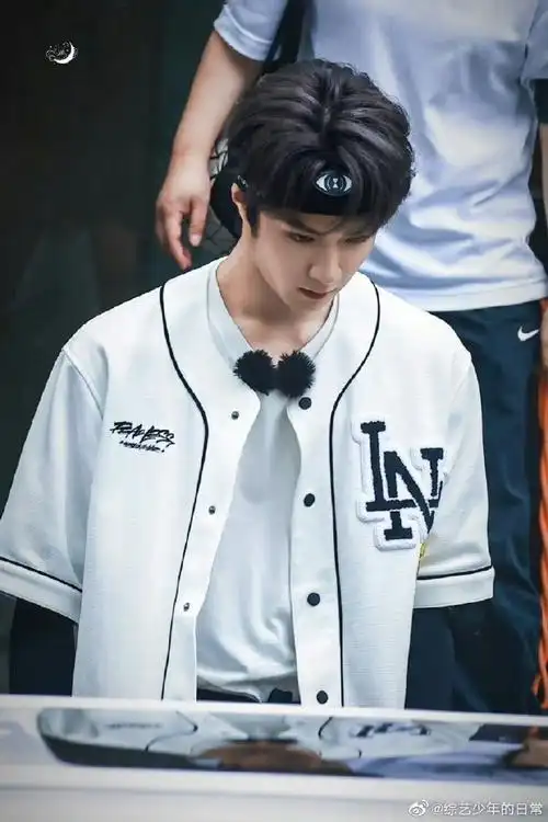 刘耀文全员加速中路透