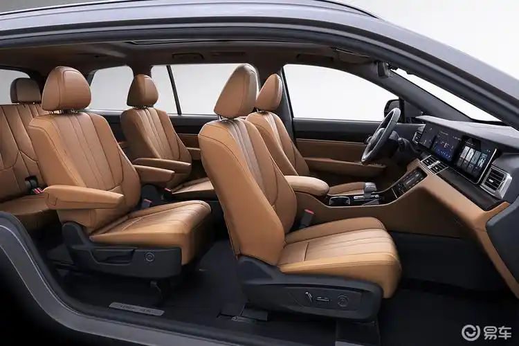 > 车型图库 >  理想智造 理想汽车 理想one 外观44张 内饰3张 空间0张