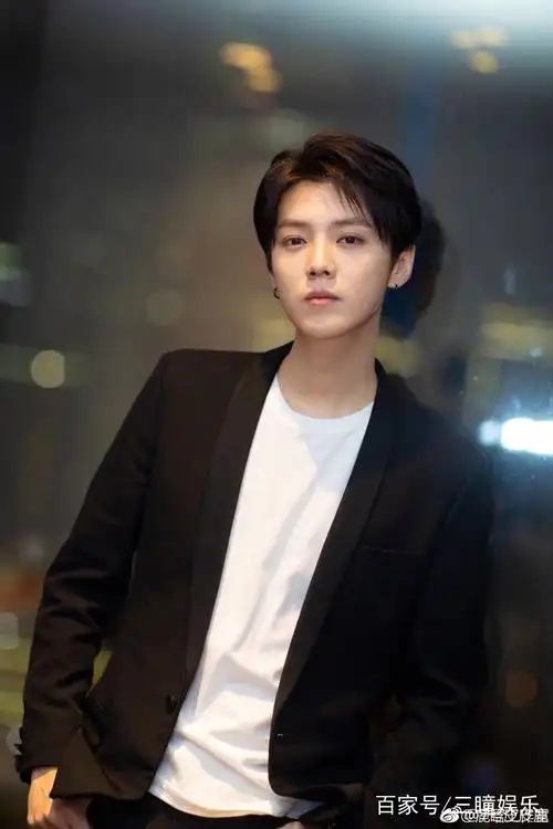 鹿晗帅气照片写真