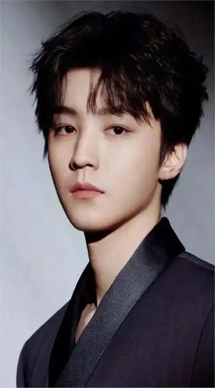 王俊凯每一部作品都如履薄冰般谨慎细致地打磨,虽然粉丝和影迷们翘首