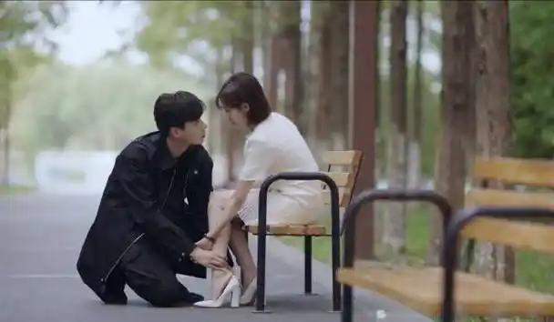 胡一天终于领证昨天求婚太难今天证件在手青涩婚照cp感倍增