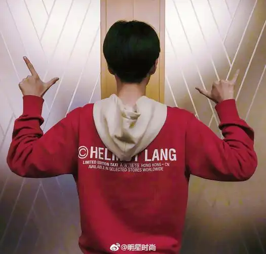 王俊凯王源易烊千玺背影照来袭你pick谁