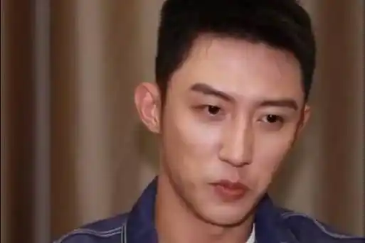 黄景瑜张艺上 睡衣##娱乐剪刀手