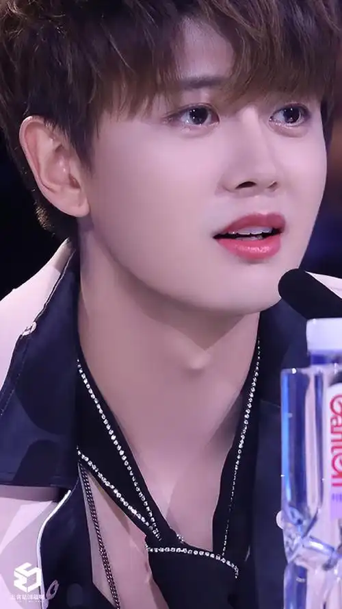 任嘉伦粉色西装##舞者