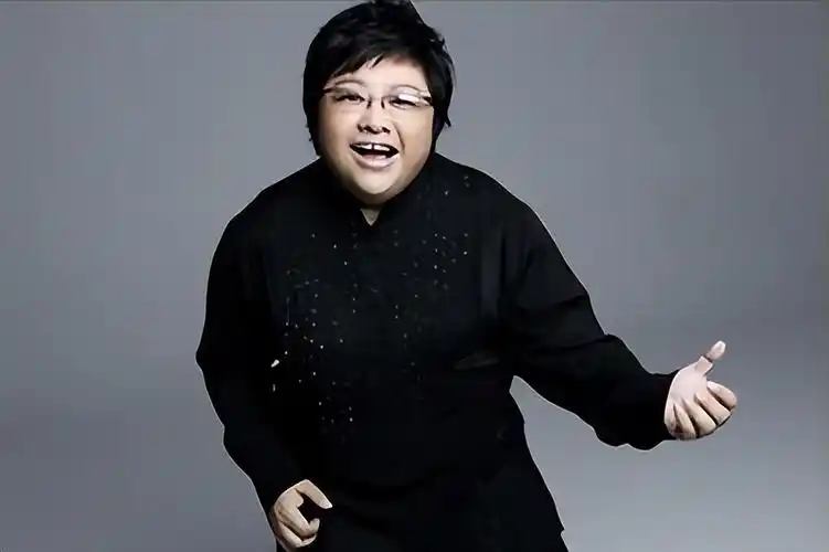 回顾他是韩红很欣赏的男人巅峰时退出51岁归来依然如少年