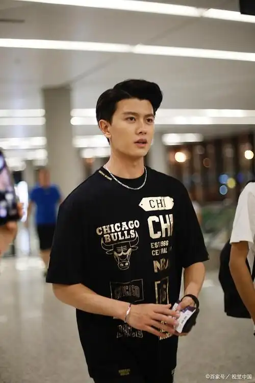 白鹿任嘉伦被吐槽吃老本?两家粉丝开启友好交流!