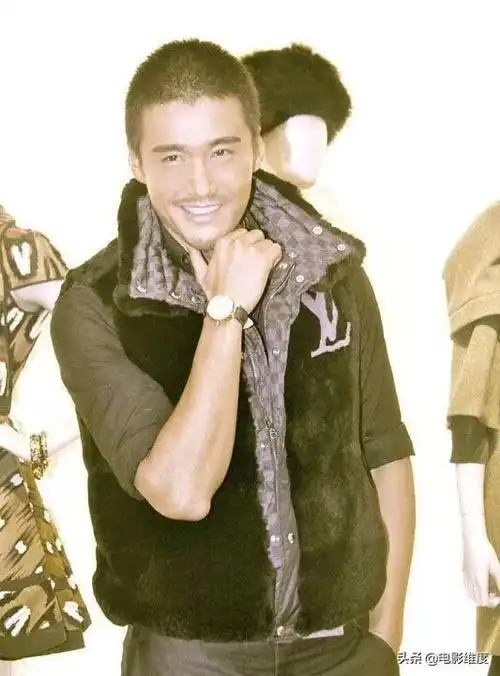 胡兵当年一组照片极为惊艳(胡兵照片 个人资料)-天晟网