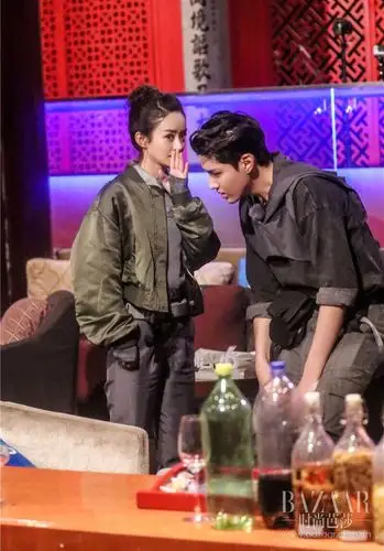 吴亦凡对视赵丽颖10秒甜到阵亡