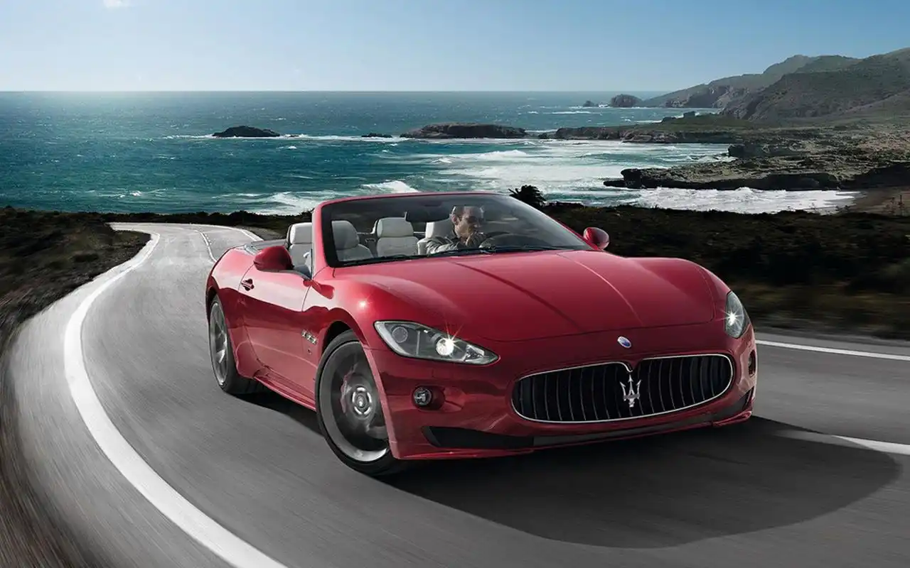 红色炫酷玛莎拉蒂敞篷跑车图片桌面壁纸