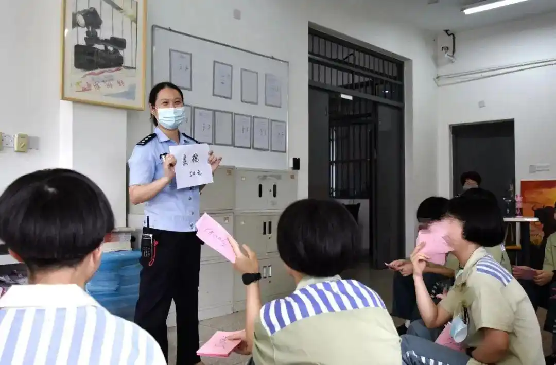 女子监狱这样守护少年的你