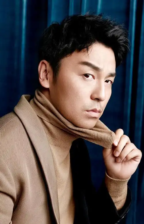 回顾雷佳音:因初恋女友15岁辍学,与大学同学结婚,育有一女太幸福