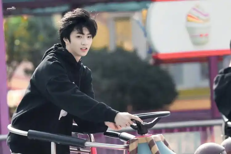 刘耀文 - 堆糖,美图壁纸兴趣社区