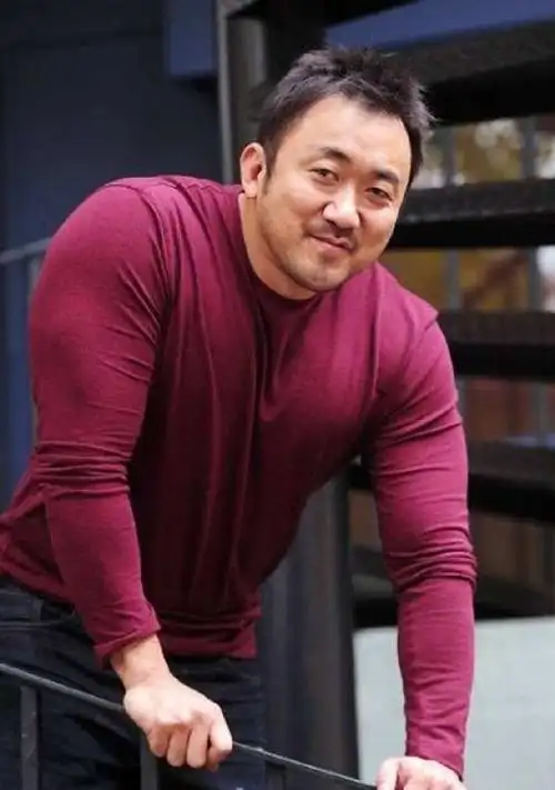 韩国凶狠强壮可爱的大叔马东锡