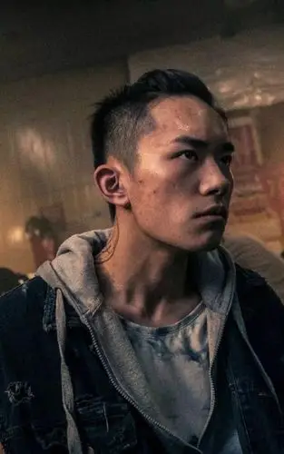 少年的你获香港金像奖小北寸头易烊千玺新作光头抢镜