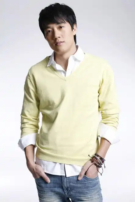 p>金来沅(英文:kim rae won),1981年3月19日出生于韩国江原道江陵