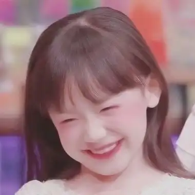 开怀大笑小女孩图片头像 同一个小女孩可爱大笑图片高清头像_女生头像