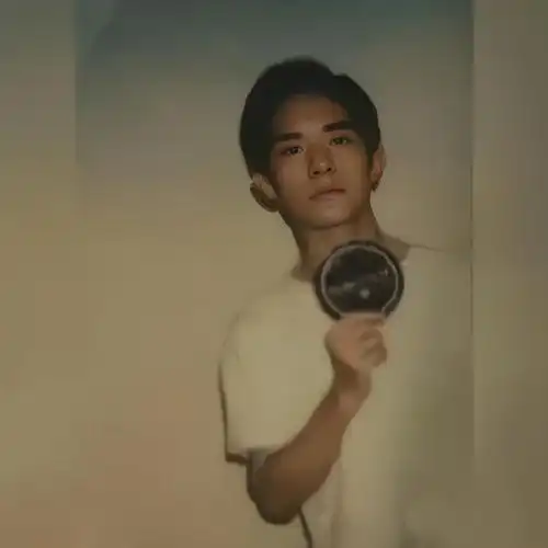 易烊千玺头像95