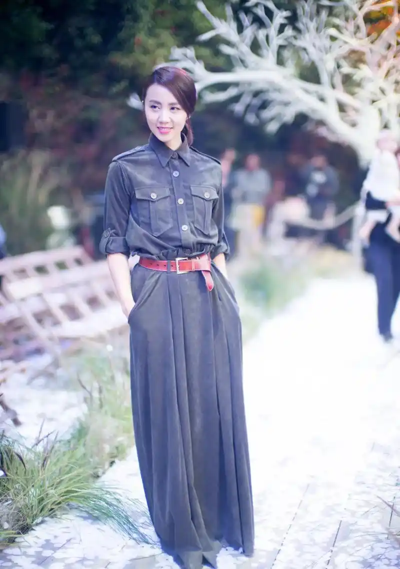 回顾演员孙莉:嫁大6岁黄磊,婚后连生三胎,今一家五口其乐融融