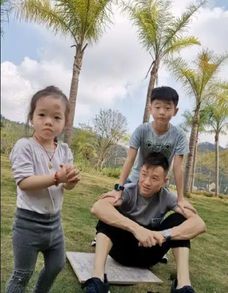 有一种"整容"叫长大后的杨阳洋, 近照曝光后, 网友直呼认不出!