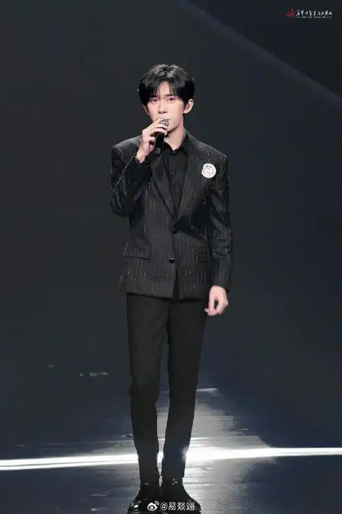 我想牢牢坐一辈子(077907) 79    @tfboys-易烊千玺    小小