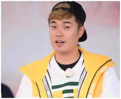 在日本度假的陈赫又胖出了新高度,网友:你可不要再吃了!