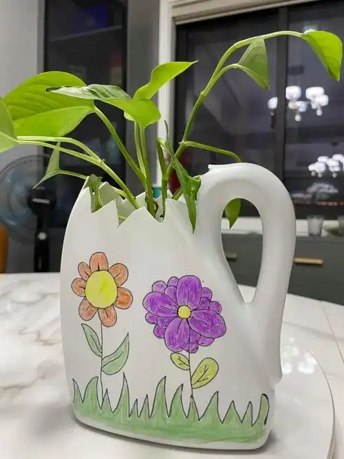 变废为宝创意多,节能环保在行动——宿迁市苏州外国语学校二年级"七彩