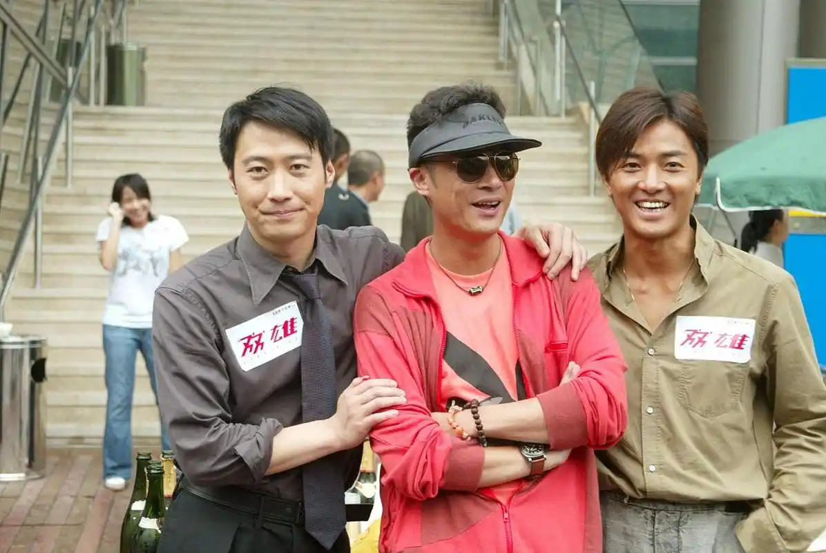 郑伊健和黎明都是同一时期的男神,在他们的颜值巅峰,为什么更多人喜欢