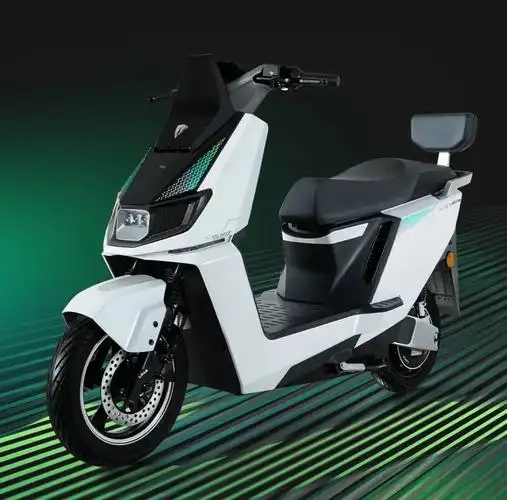 立马电动车v9,极速为65km/h,续航百公里,搭载2000w飞跃电机.